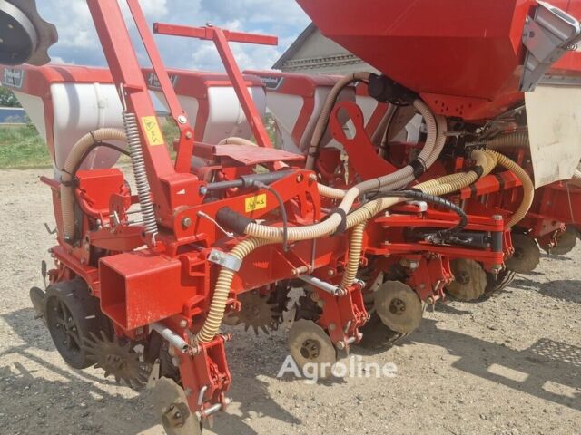 Красный Квернеланд Другая, объемом двигателя 0 л и пробегом 0 тыс. км за 53057 $, фото 5 на Automoto.ua