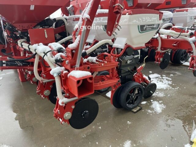 Красный Квернеланд Другая, объемом двигателя 0 л и пробегом 0 тыс. км за 85696 $, фото 2 на Automoto.ua