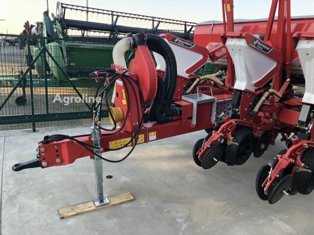 Красный Квернеланд Другая, объемом двигателя 0 л и пробегом 0 тыс. км за 85696 $, фото 19 на Automoto.ua