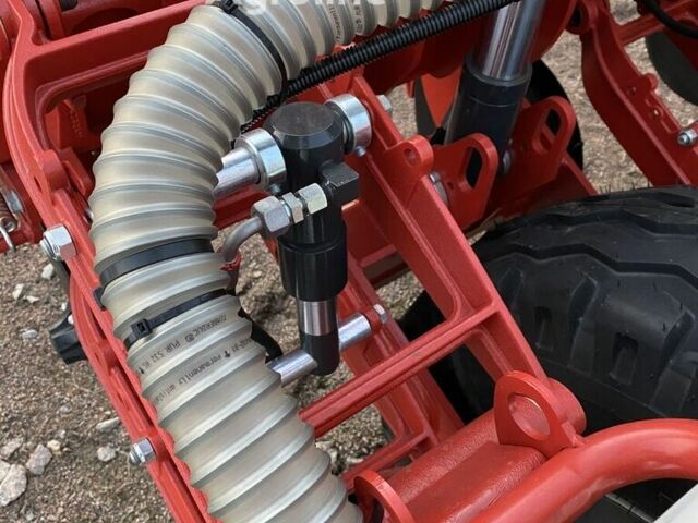 Красный Квернеланд Другая, объемом двигателя 0 л и пробегом 0 тыс. км за 110463 $, фото 11 на Automoto.ua