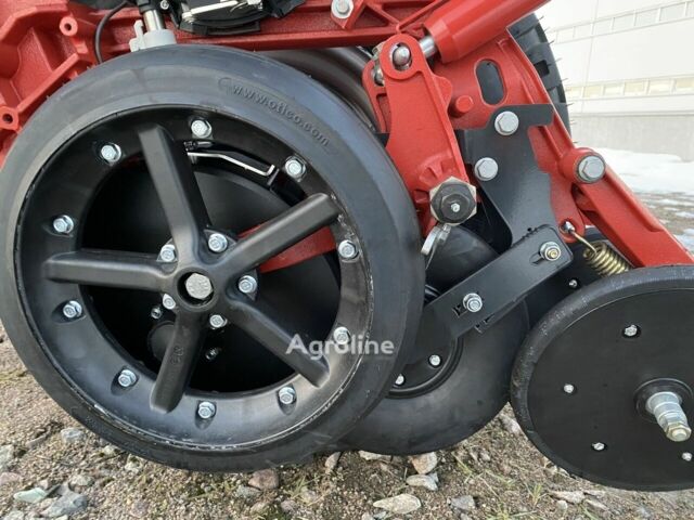 Красный Квернеланд Другая, объемом двигателя 0 л и пробегом 0 тыс. км за 110463 $, фото 9 на Automoto.ua