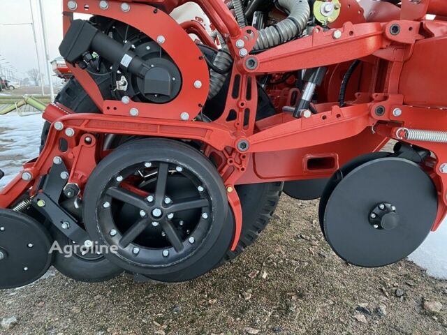 Красный Квернеланд Другая, объемом двигателя 0 л и пробегом 0 тыс. км за 110463 $, фото 5 на Automoto.ua