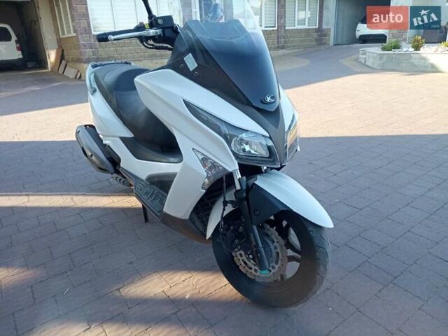 Белый Кимко ККсР, объемом двигателя 0.3 л и пробегом 8 тыс. км за 1350 $, фото 7 на Automoto.ua