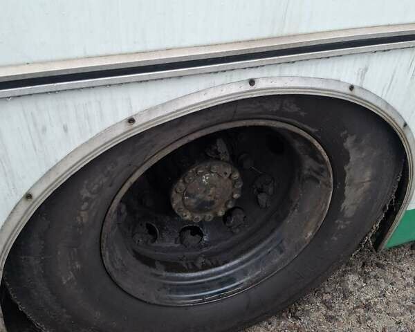 Бежевый ЛАЗ 4207, объемом двигателя 10.8 л и пробегом 255 тыс. км за 3500 $, фото 3 на Automoto.ua