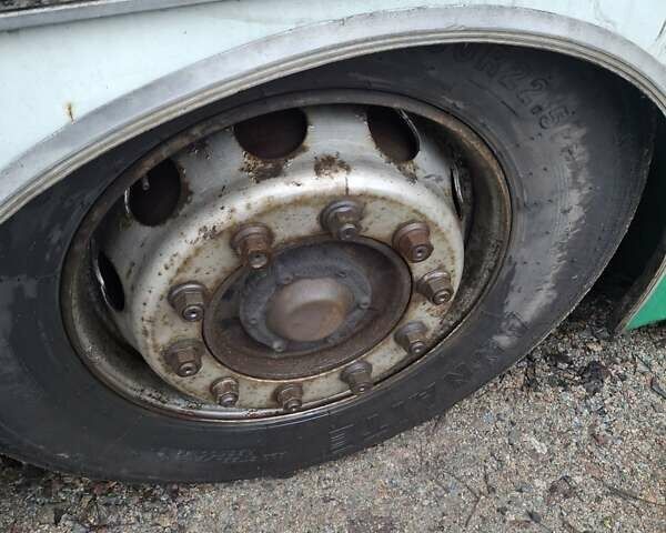 Бежевый ЛАЗ 4207, объемом двигателя 10.8 л и пробегом 255 тыс. км за 3500 $, фото 2 на Automoto.ua