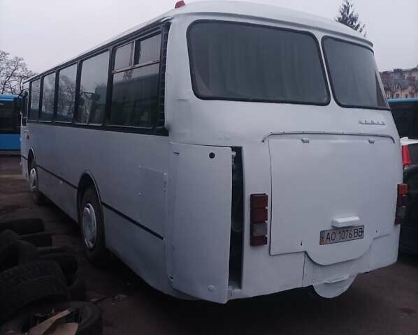Белый ЛАЗ 695, объемом двигателя 5.9 л и пробегом 500 тыс. км за 8500 $, фото 3 на Automoto.ua