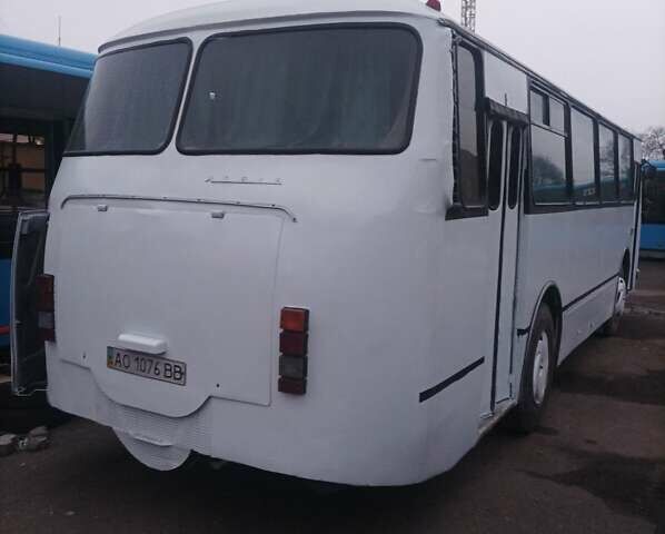 Белый ЛАЗ 695, объемом двигателя 5.9 л и пробегом 500 тыс. км за 8500 $, фото 4 на Automoto.ua