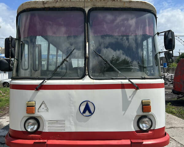 ЛАЗ 695, объемом двигателя 0 л и пробегом 100 тыс. км за 2900 $, фото 1 на Automoto.ua