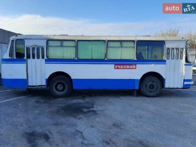 Синий ЛАЗ 695, объемом двигателя 6 л и пробегом 100 тыс. км за 2200 $, фото 3 на Automoto.ua