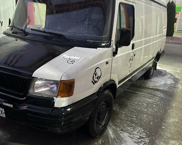 Белый ЛДВ Конвой, объемом двигателя 2.5 л и пробегом 180 тыс. км за 2600 $, фото 2 на Automoto.ua