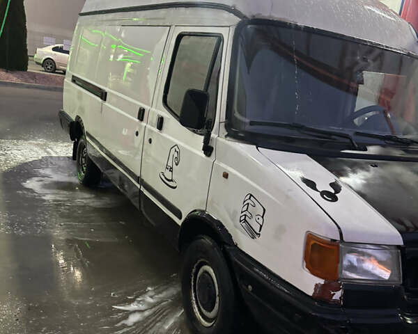 Белый ЛДВ Конвой, объемом двигателя 2.5 л и пробегом 180 тыс. км за 2600 $, фото 1 на Automoto.ua