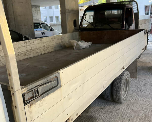 Білий ЛДВ Конвой вант., об'ємом двигуна 2.4 л та пробігом 80 тис. км за 4700 $, фото 3 на Automoto.ua