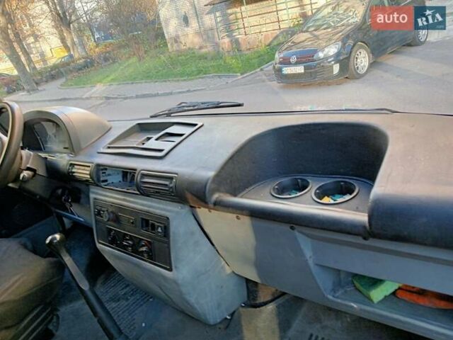 Желтый ЛДВ Конвой, объемом двигателя 2.4 л и пробегом 137 тыс. км за 3700 $, фото 4 на Automoto.ua