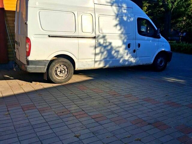 Білий ЛДВ Maxus, об'ємом двигуна 2.5 л та пробігом 300 тис. км за 4000 $, фото 1 на Automoto.ua