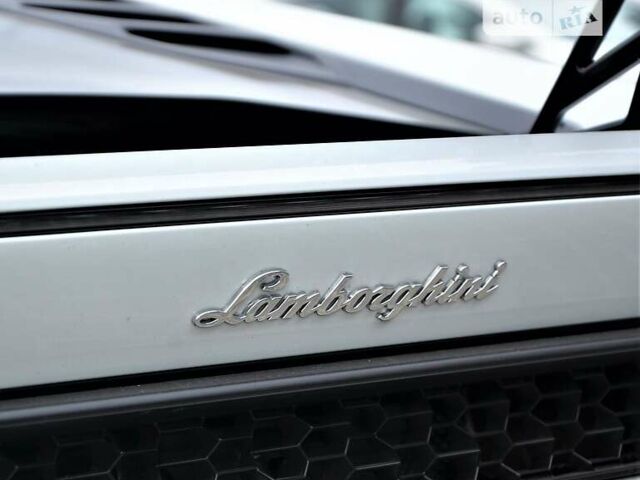 Білий Ламборджині Хуракан, об'ємом двигуна 5.2 л та пробігом 5 тис. км за 240000 $, фото 17 на Automoto.ua
