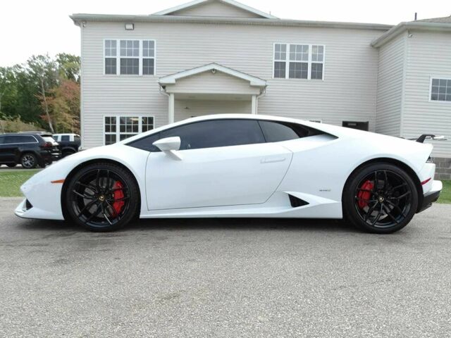 Білий Ламборджині Хуракан, об'ємом двигуна 5.2 л та пробігом 80 тис. км за 105000 $, фото 3 на Automoto.ua