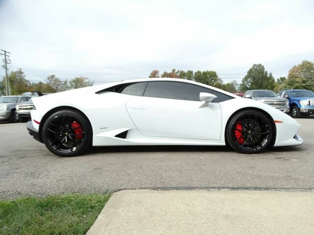 Білий Ламборджині Хуракан, об'ємом двигуна 5.2 л та пробігом 80 тис. км за 105000 $, фото 5 на Automoto.ua