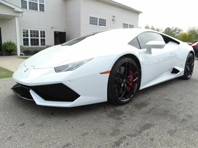 Білий Ламборджині Хуракан, об'ємом двигуна 5.2 л та пробігом 80 тис. км за 105000 $, фото 2 на Automoto.ua