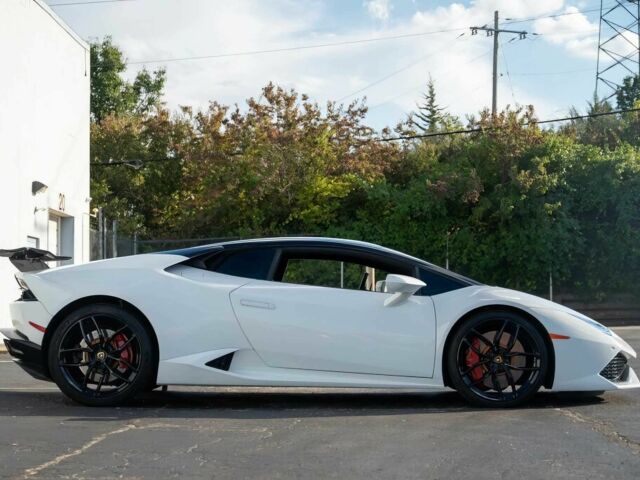 Білий Ламборджині Хуракан, об'ємом двигуна 5.2 л та пробігом 73 тис. км за 72000 $, фото 7 на Automoto.ua