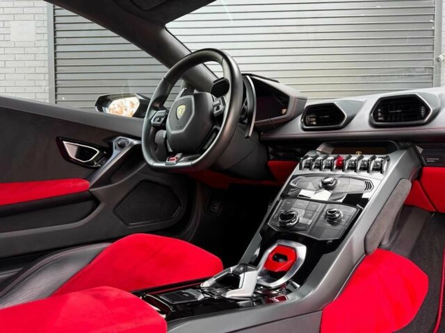 Чорний Ламборджині Хуракан, об'ємом двигуна 5.2 л та пробігом 75 тис. км за 58000 $, фото 8 на Automoto.ua