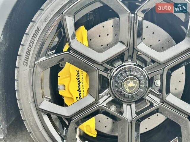 Чорний Ламборджині Хуракан, об'ємом двигуна 5.2 л та пробігом 1 тис. км за 440000 $, фото 6 на Automoto.ua
