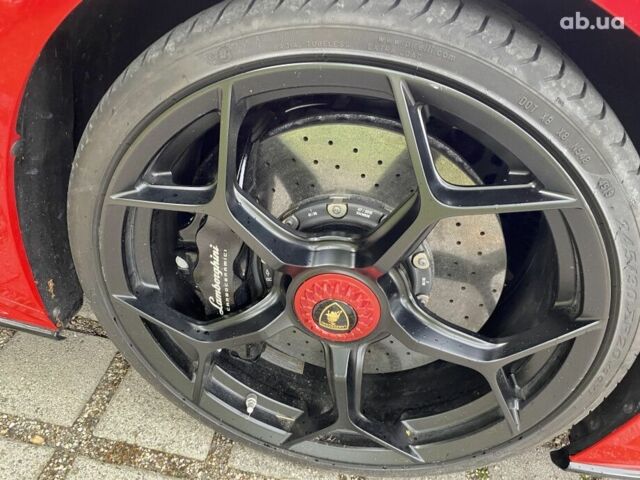 Красный Ламборджини Хуракан, объемом двигателя 12.58 л и пробегом 1 тыс. км за 324410 $, фото 3 на Automoto.ua