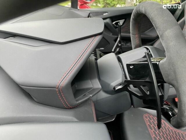 Красный Ламборджини Хуракан, объемом двигателя 12.58 л и пробегом 1 тыс. км за 324410 $, фото 14 на Automoto.ua