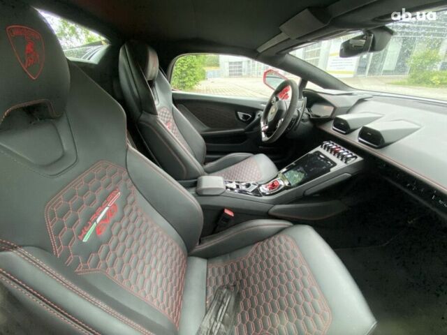 Красный Ламборджини Хуракан, объемом двигателя 12.58 л и пробегом 1 тыс. км за 324410 $, фото 17 на Automoto.ua