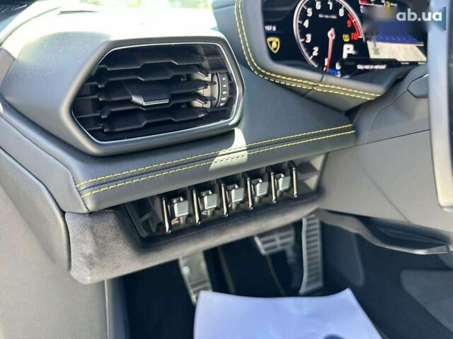 Ламборджині Хуракан, об'ємом двигуна 5.2 л та пробігом 31 тис. км за 270000 $, фото 8 на Automoto.ua