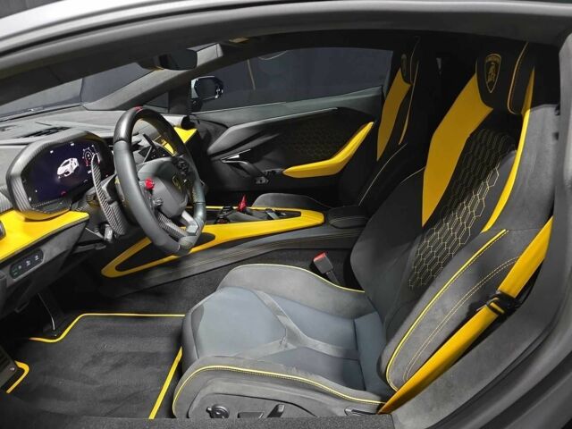 Серый Ламборджини Ревентон, объемом двигателя 6.5 л и пробегом 2 тыс. км за 709000 $, фото 3 на Automoto.ua