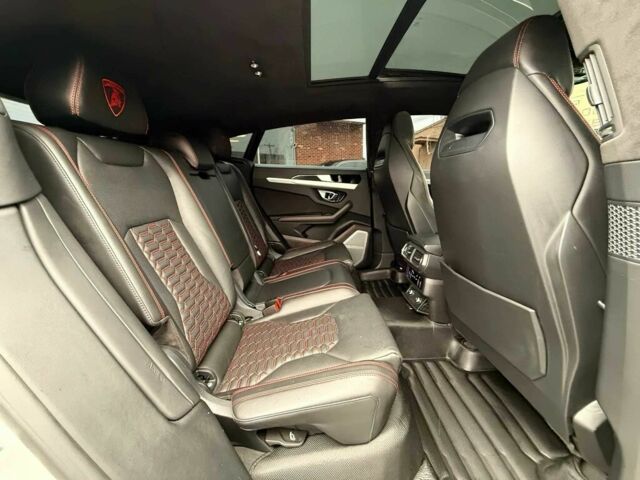 Білий Ламборджині Урус, об'ємом двигуна 4 л та пробігом 39 тис. км за 97500 $, фото 10 на Automoto.ua