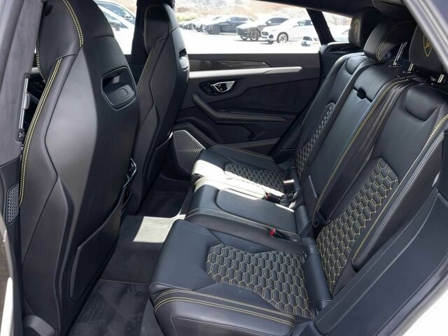 Белый Ламборджини Урус, объемом двигателя 4 л и пробегом 42 тыс. км за 128000 $, фото 14 на Automoto.ua