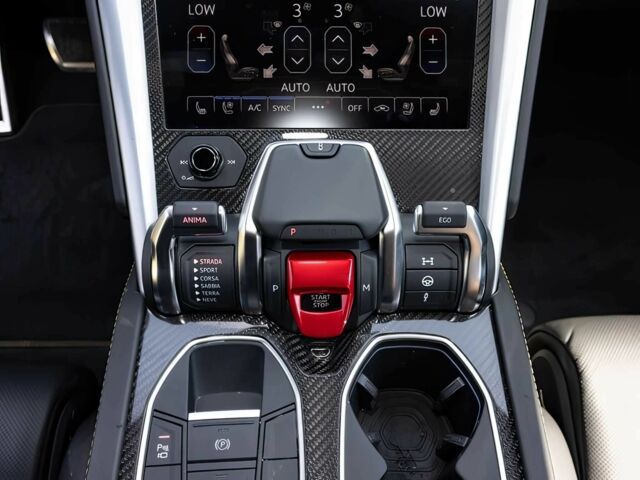 Белый Ламборджини Урус, объемом двигателя 4 л и пробегом 42 тыс. км за 128000 $, фото 12 на Automoto.ua