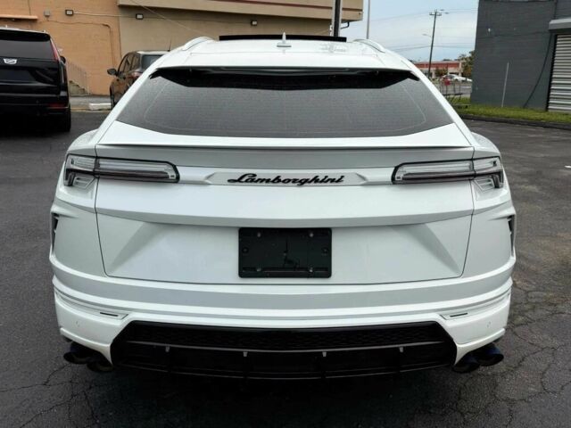 Білий Ламборджині Урус, об'ємом двигуна 4 л та пробігом 39 тис. км за 97500 $, фото 4 на Automoto.ua