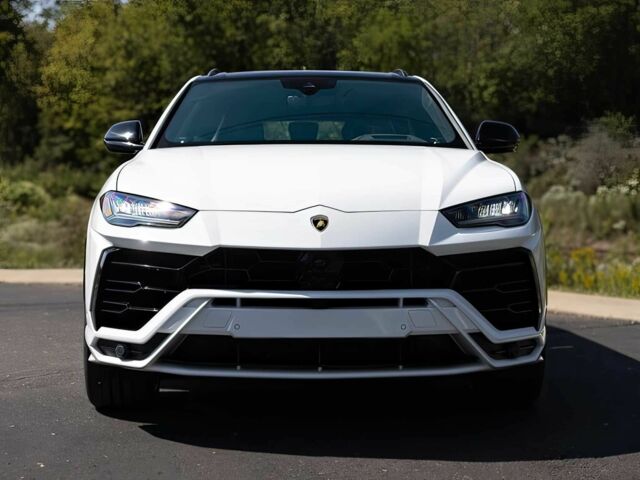 Белый Ламборджини Урус, объемом двигателя 4 л и пробегом 42 тыс. км за 128000 $, фото 1 на Automoto.ua