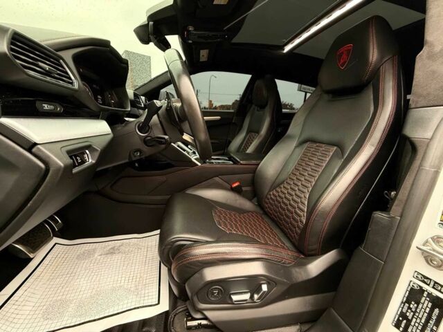 Білий Ламборджині Урус, об'ємом двигуна 4 л та пробігом 39 тис. км за 97500 $, фото 9 на Automoto.ua