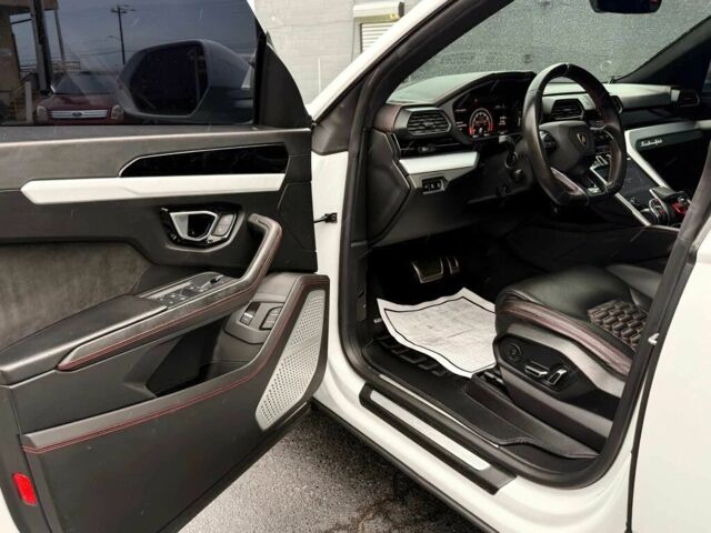 Білий Ламборджині Урус, об'ємом двигуна 4 л та пробігом 39 тис. км за 97500 $, фото 8 на Automoto.ua