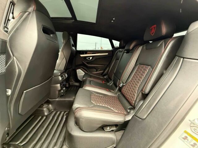 Білий Ламборджині Урус, об'ємом двигуна 4 л та пробігом 39 тис. км за 97500 $, фото 12 на Automoto.ua