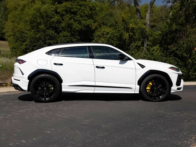 Белый Ламборджини Урус, объемом двигателя 4 л и пробегом 42 тыс. км за 128000 $, фото 7 на Automoto.ua