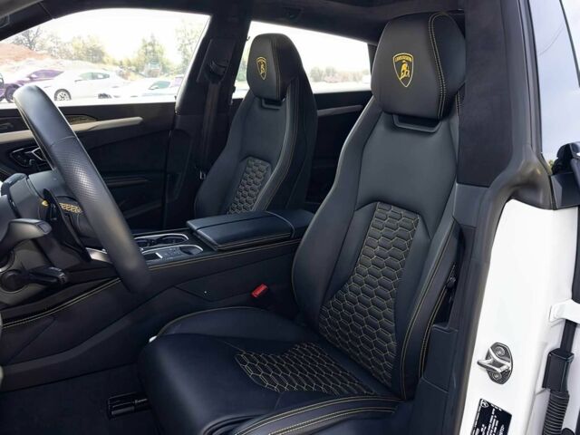 Белый Ламборджини Урус, объемом двигателя 4 л и пробегом 42 тыс. км за 128000 $, фото 8 на Automoto.ua