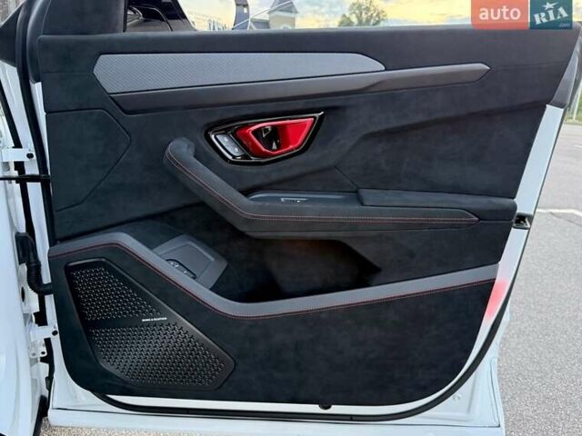 Белый Ламборджини Урус, объемом двигателя 4 л и пробегом 7 тыс. км за 349000 $, фото 58 на Automoto.ua