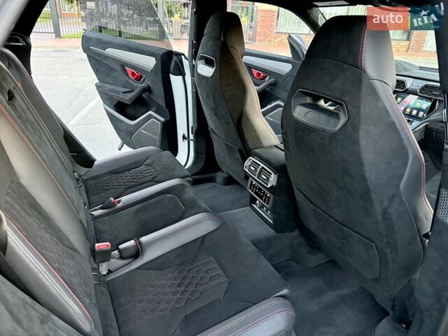 Белый Ламборджини Урус, объемом двигателя 4 л и пробегом 7 тыс. км за 349000 $, фото 77 на Automoto.ua