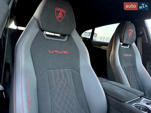 Белый Ламборджини Урус, объемом двигателя 4 л и пробегом 7 тыс. км за 349000 $, фото 69 на Automoto.ua