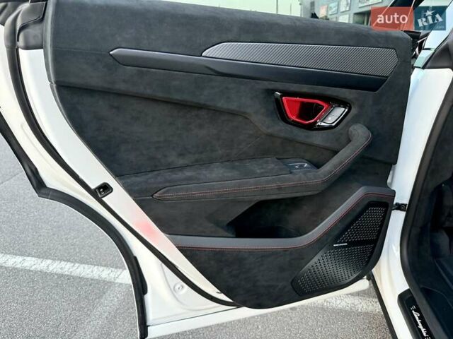 Белый Ламборджини Урус, объемом двигателя 4 л и пробегом 7 тыс. км за 349000 $, фото 80 на Automoto.ua