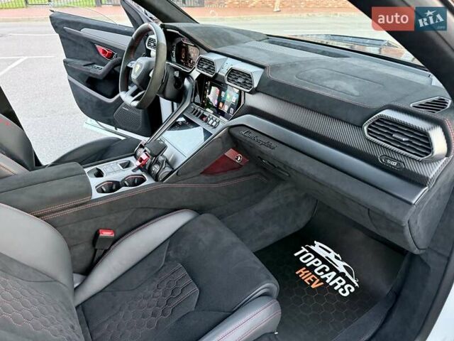 Белый Ламборджини Урус, объемом двигателя 4 л и пробегом 7 тыс. км за 349000 $, фото 66 на Automoto.ua