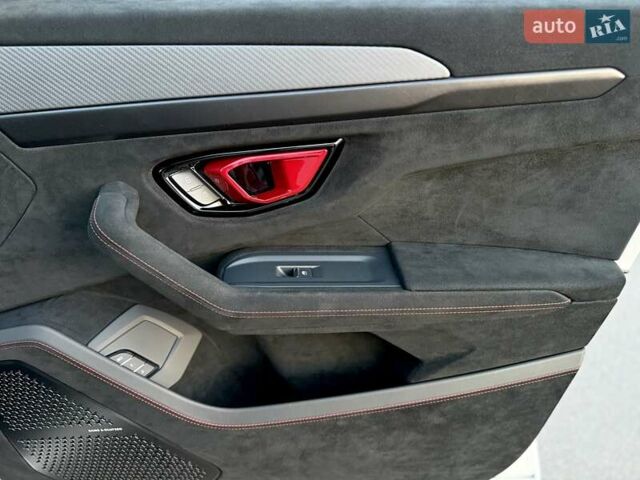 Белый Ламборджини Урус, объемом двигателя 4 л и пробегом 7 тыс. км за 349000 $, фото 59 на Automoto.ua