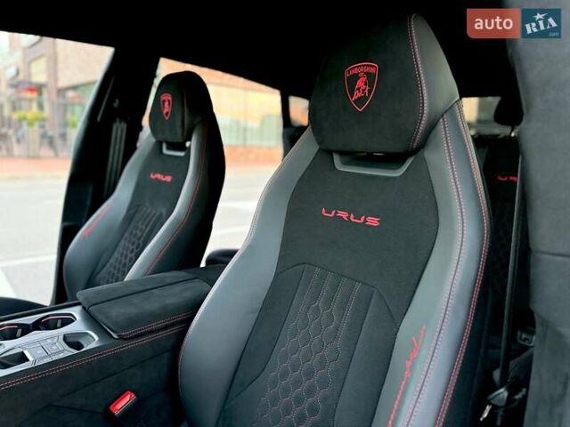 Белый Ламборджини Урус, объемом двигателя 4 л и пробегом 7 тыс. км за 349000 $, фото 92 на Automoto.ua