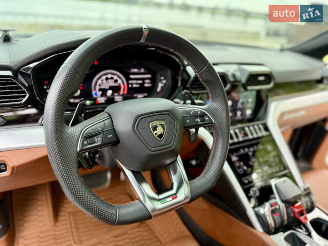 Чорний Ламборджині Урус, об'ємом двигуна 4 л та пробігом 59 тис. км за 299000 $, фото 32 на Automoto.ua