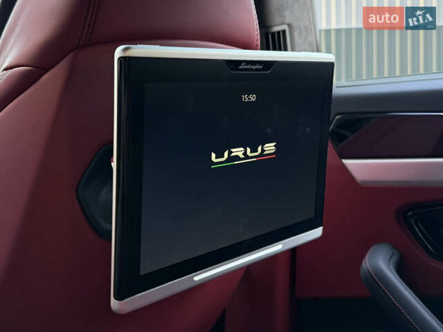 Черный Ламборджини Урус, объемом двигателя 4 л и пробегом 37 тыс. км за 370000 $, фото 72 на Automoto.ua