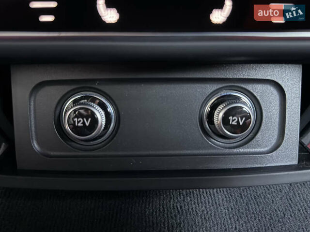 Ламборджини Урус 2020 в Киеве на Automoto.ua Черный Ламборджини Урус, объемом двигателя 4 л и пробегом 35 тыс. км за 350000 $, фото 76 на Automoto.ua